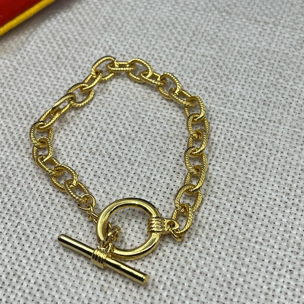 Vintage Chunky Gold Toggle Bracelet – Bold 80s/90s Statement Piece - Picture 11 of 13
